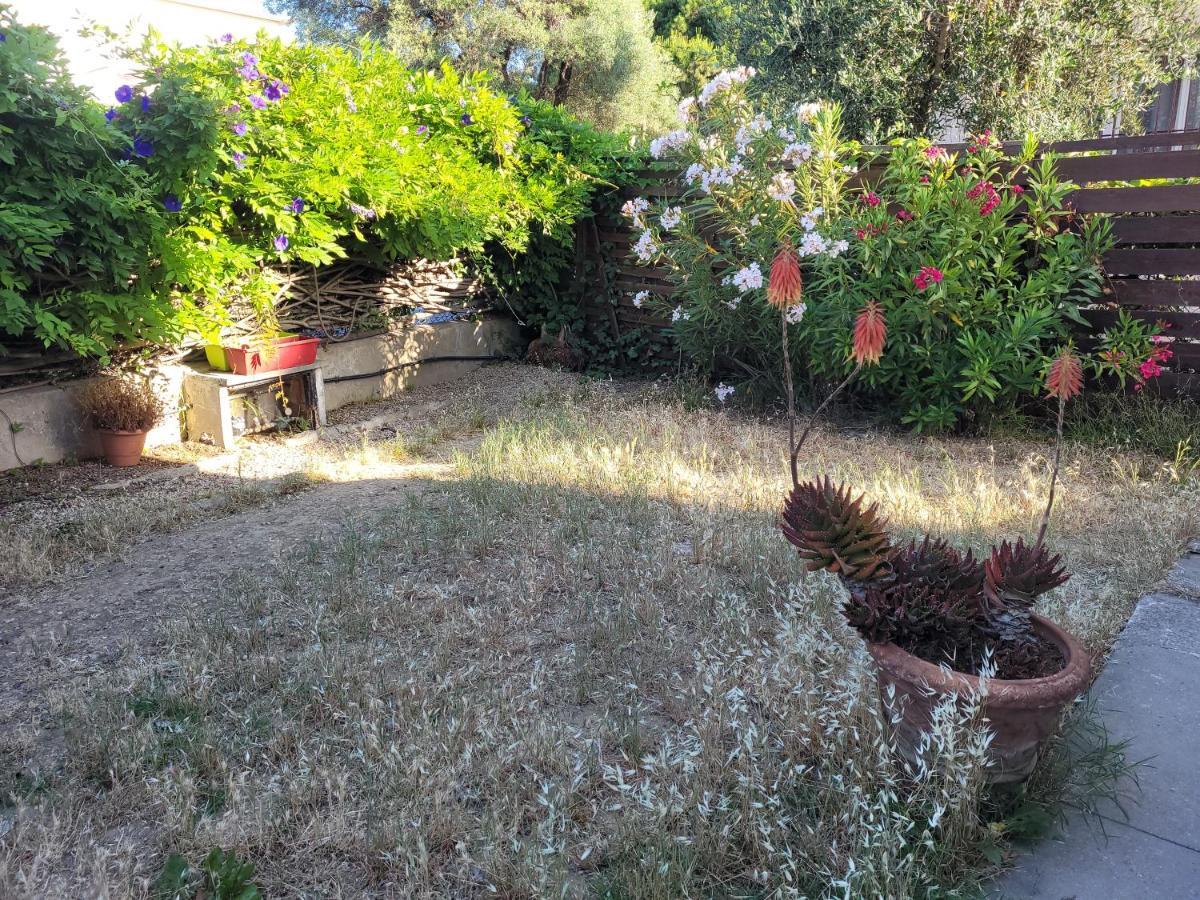 Villa La Desiree - Haut De Villa, 68M2, 8 Personnes Max, Climatise, 4 Etoiles, 120M2 De Jardin Et Parking, Wifi, Vu Mer Antibes Exterior foto