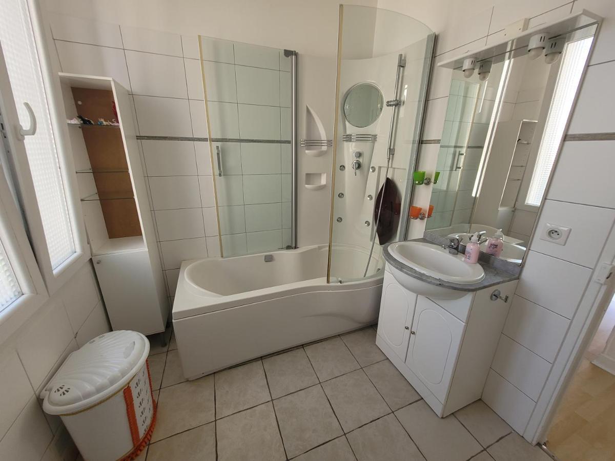 Villa La Desiree - Haut De Villa, 68M2, 8 Personnes Max, Climatise, 4 Etoiles, 120M2 De Jardin Et Parking, Wifi, Vu Mer Antibes Exterior foto